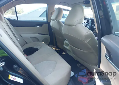 2018 Toyota Camry Le из США, поврежденный, VIN 4T1B11HK7JU648135